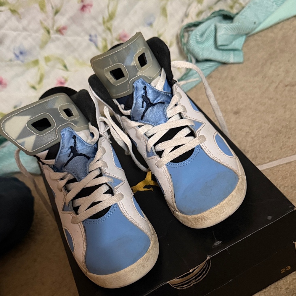 Jordan Kids Sneakers in Blue and White